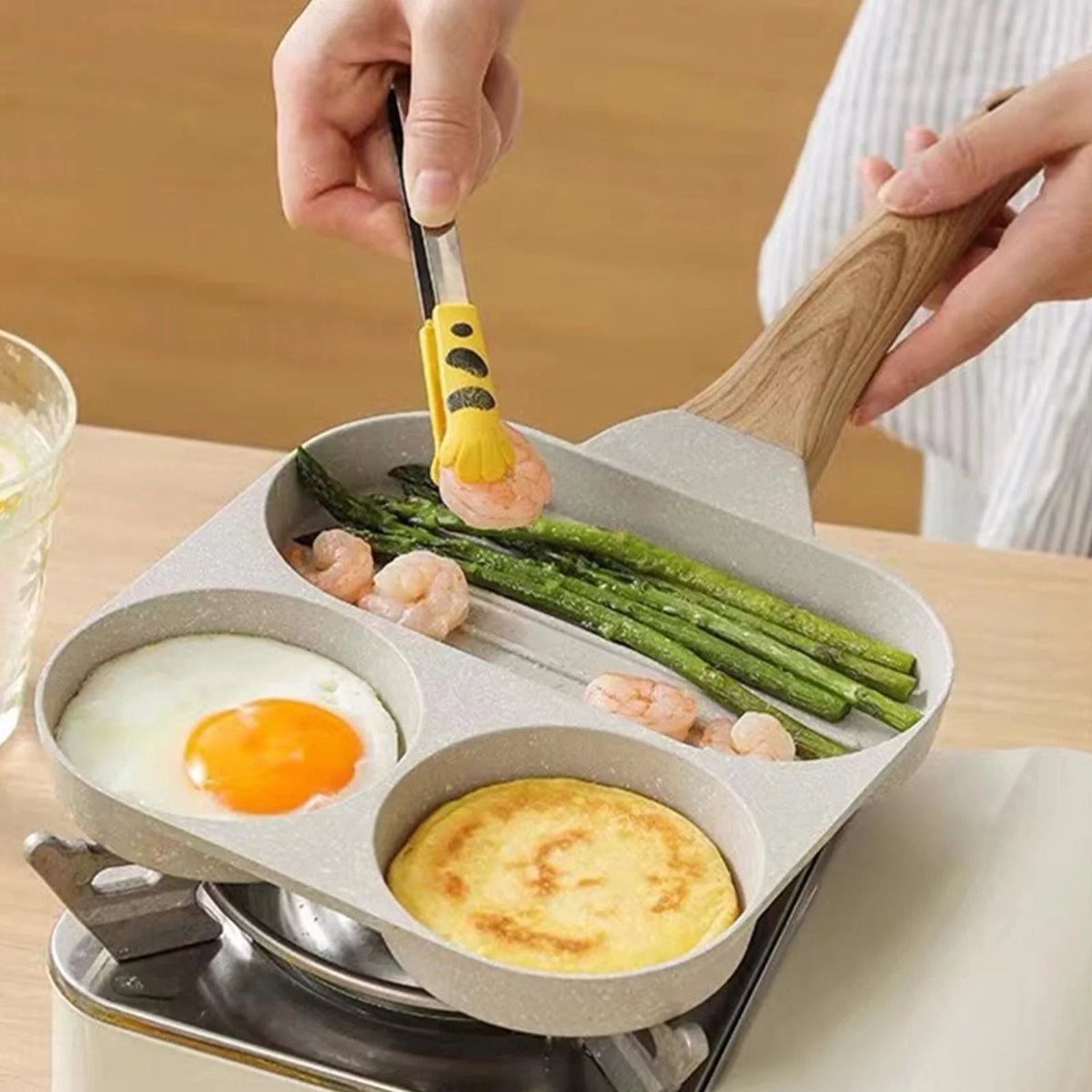 Divided Frying Grill Pan with Ergonomic Handle B4347